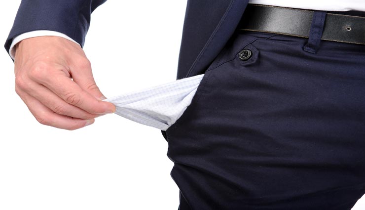 जूझ रहे है पैसों की किल्लत से, इन ज्योतिषीय उपायों की मदद से दूर होगी यह समस्या