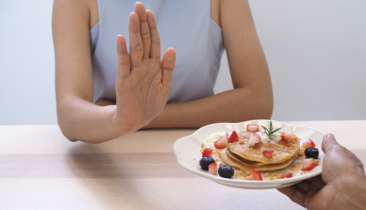 खाली पेट इन 10 चीजों का सेवन पैदा करता हैं कई शारीरिक समस्याएं, जानें और बरतें सतर्कता 