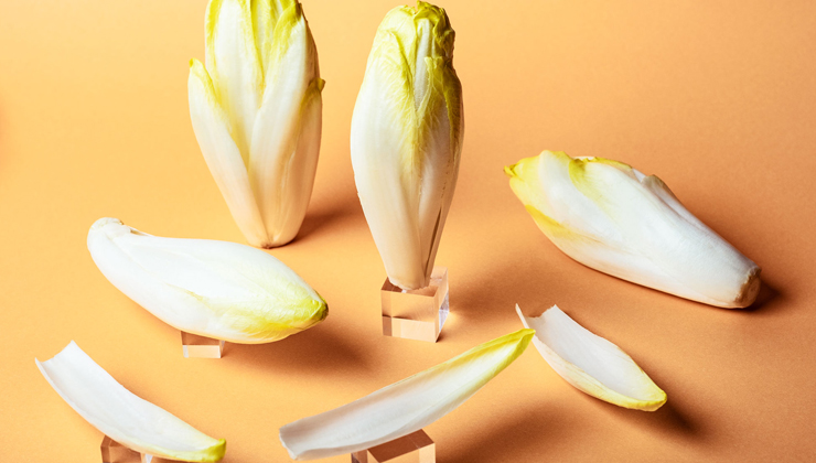 endive health benefits,benefits of endive,endive nutrition,endive health,vitamin k,vitamin a,folate,gut health,prebiotic foods,heart health,bone health,eye health,dietary fiber,low-calorie vegetables,health benefits of leafy greens,endive salad benefits