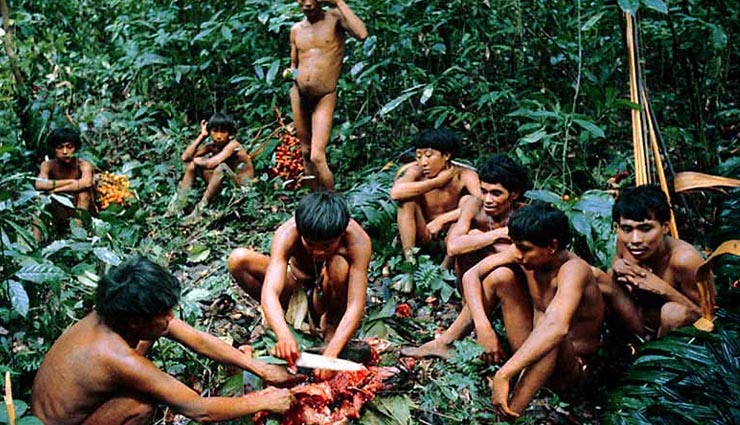 shocking death rituals from the world,endocannibalism,ritual finger amputation,funeral strippers,zoroastrian funeral,tower of silence,maasai leave remains to predators