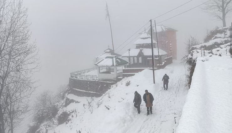 बर्फबारी का आनंद लेने से पहले जान लें ये जरूरी ट्रैवल टिप्स और हैक्स, वरना बिगड़ सकता है मजा! travel tips for snowfall,essential hacks for snow trips,enjoy snowfall safely,avoid spoil fun during snowfall,winter travel safety tips
