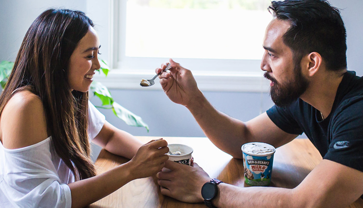 healthy relationship conversations,stronger bond topics,relationship communication tips,building intimacy through talk,relationship discussion ideas,meaningful conversation starters,deepening relationship connection,sharing dreams in a relationship