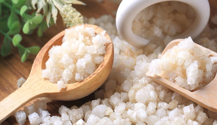 4 DIY Epsom Salt Recipes for Face, Feet and Body
