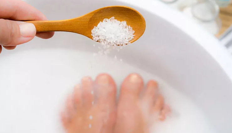 stinky feet remedies,home remedies for foot odor,how to get rid of smelly feet,natural solutions for foot odor,vinegar soak for feet,baking soda foot soak,black tea remedy for smelly feet,epsom salt for foot odor,lavender oil for feet,ginger root foot treatment,foot hygiene tips,diy foot care