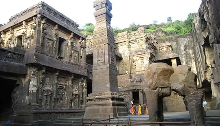 ruins of india,famous ruins of india,hampi,muziris,ellora caves,dholavira,the great wall of kumbhalgarh,places to visit in india,india