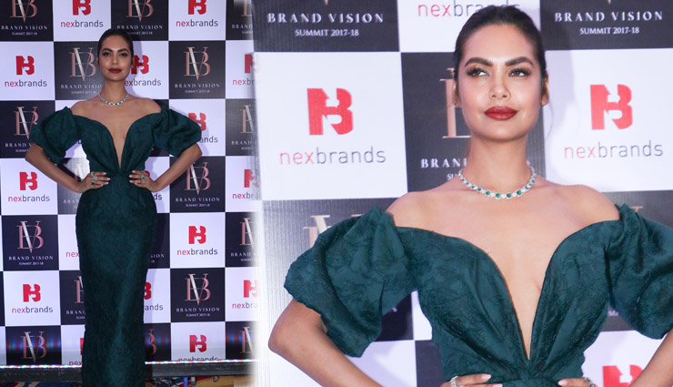 अवॉर्ड शो में कातिलाना अंदाज में पहुंची ईशा गुप्ता, देखे तस्वीरे #PHOTOS