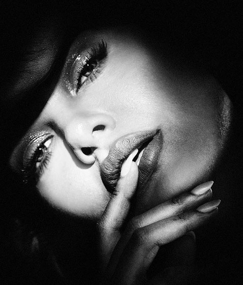 esha gupta,esha gupta latest photoshoot,esha gupta instagram pics,esha gupta viral pics,esha gupta hot pics