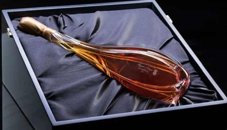 weird news,weird wine,expensive wine in the world,essencia 2008 decanter