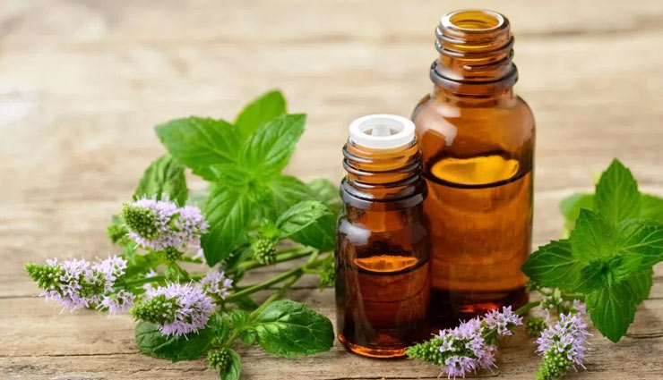 essential oils,essential oils to get rid of under eye dark circle,eye care tips,dark circle tips,home remedies,beauty tips