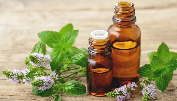 peppermint essential oil,lavender essential oil,eucalyptus essential oil,chamomile essential oil,rosemary essential oil,clary sage essential oil,frankincense essential oil,essential oils,essential oils for migraines,tips for headaches,Health tips,fitness tips