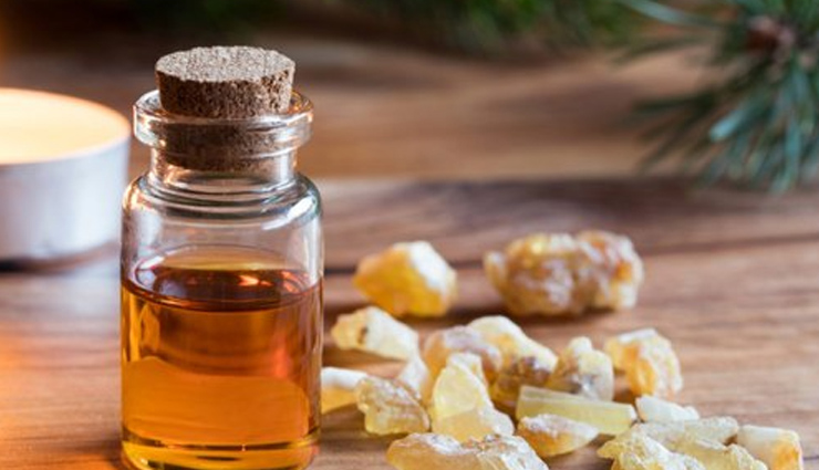 peppermint essential oil,lavender essential oil,eucalyptus essential oil,chamomile essential oil,rosemary essential oil,clary sage essential oil,frankincense essential oil,essential oils,essential oils for migraines,tips for headaches,Health tips,fitness tips