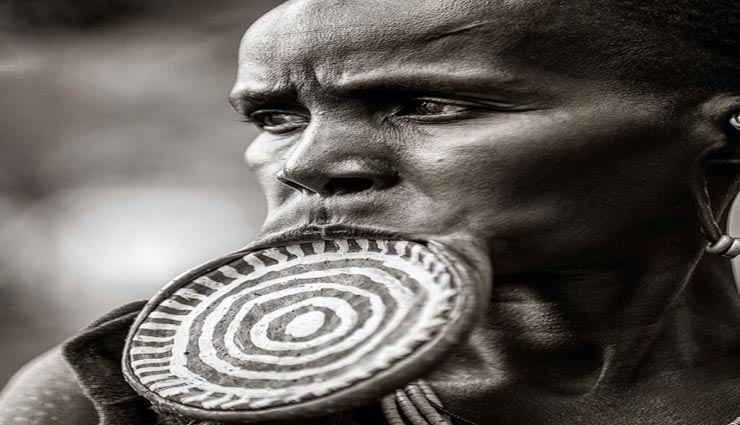 सुंदरता पाने के लिए ये महिलाएं कर बैठती हैं कुछ ऐसा, जानकर आप भी रह जाएंगे हैरान