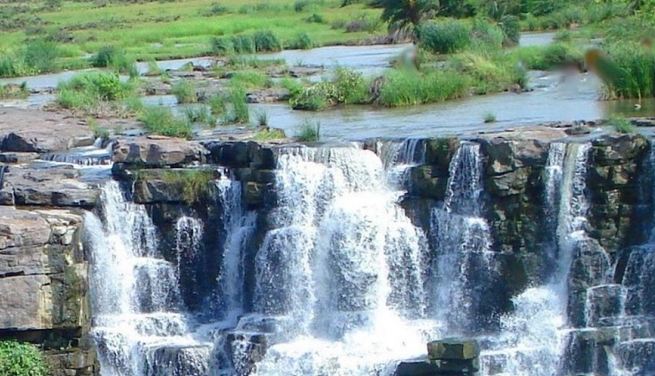 breathtaking waterfalls near hyderabad,refreshing getaway destinations,scenic waterfalls around hyderabad,natural retreats from the city,serene waterfall escapes,hyderabad weekend waterfall trips,tranquil nature hideaways,unspoiled waterfall beauty,relaxing breaks near hyderabad,rejuvenating waterfall experiences