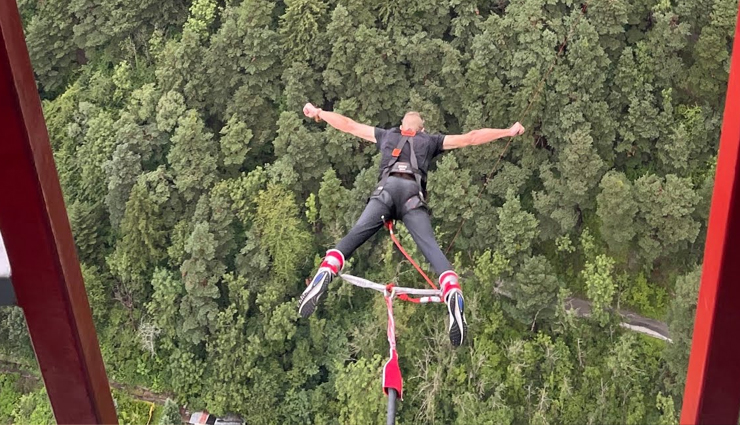 एडवेंचर प्रेमी हैं तो चले आइये दुनिया की इन जगहों पर बंजी जम्पिंग को रोमांच लेने best place for bungee jumping,top bungee jumping destinations,ultimate bungee jumping locations,thrilling bungee jumping spots,bungee jumping adventure centers,bungee jumping hotspots,top-rated bungee jumping sites,premier bungee jumping locations,bungee jumping excellence,unmissable bungee jumping destinations,बंजी जम्पिंग के लिए सर्वश्रेष्ठ स्थान,बेस्ट बंजी जम्पिंग स्थल,बंजी जम्पिंग के लिए शीर्ष स्थल