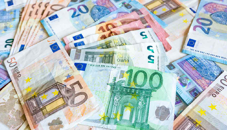 currencies facts,world currencies,interesting currency facts,currency trivia,currency insights,currency characteristics,global currencies,currency information,currency fun facts,currency tidbits,currency trivia facts,currency history insights,currency denominations,currency design features,global currency trends,currency symbol meanings,currency exchange rates,currency market dynamics,currency symbolism,currency fun facts