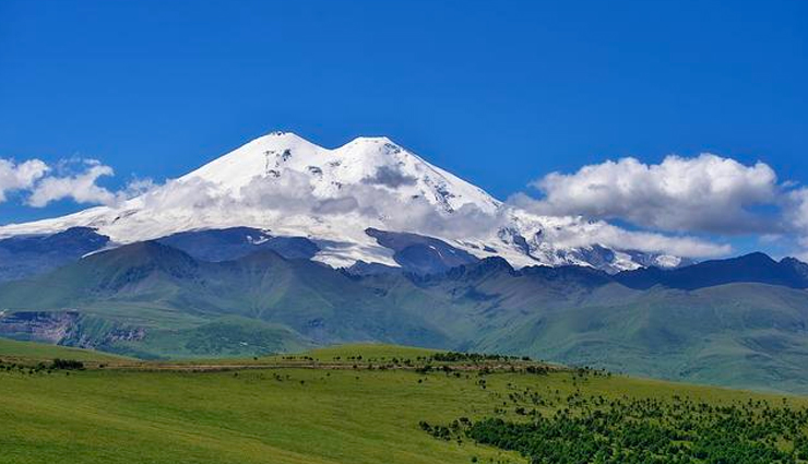 highest mountains in europe,europe,mount elbrus,russia,dykh-tau,shkhara,georgia,koshtan-tau,mount ararat,turkey