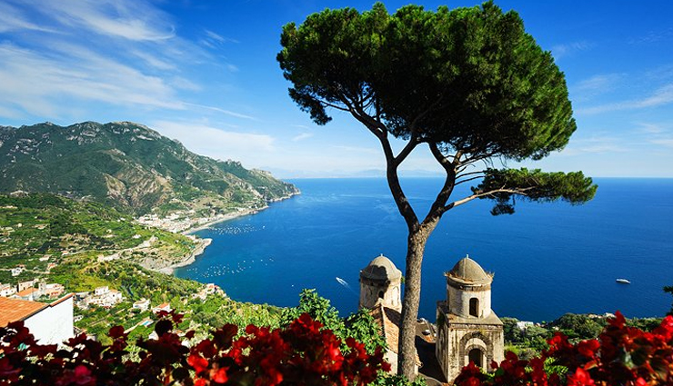 europe,couples things to do in europe,wander around the amalfi coast,italy,paraglide in france,wine tasting tour in valencia,spain,ranch life in seville