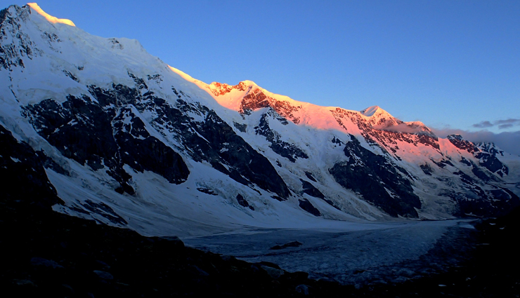 highest mountains in europe,europe,mount elbrus,russia,dykh-tau,shkhara,georgia,koshtan-tau,mount ararat,turkey