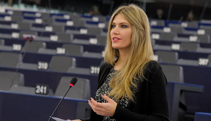 5 politicians around the world,smartest politicians around the world,dimple yadav,sethrida geagea,sethrida geagea,angela gerekou,eva kaili