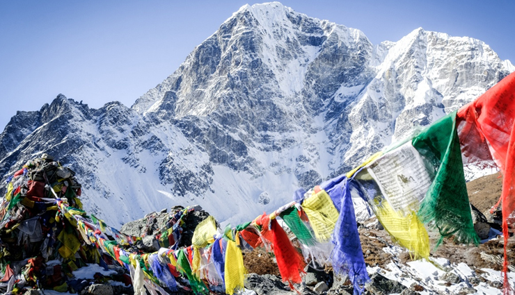 hiking trails in the world,difficult hiking trails in world,hiking,trans canada trail,mount huashan,everest base camp,inca trail,camino de santiago,travel,holidays,travel guide