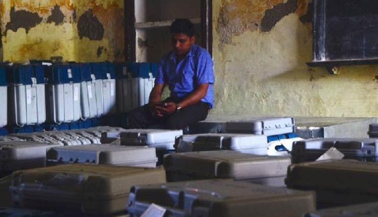 rlsp,upendra kushwaha,controversial statement,evm,priyanka gandhi