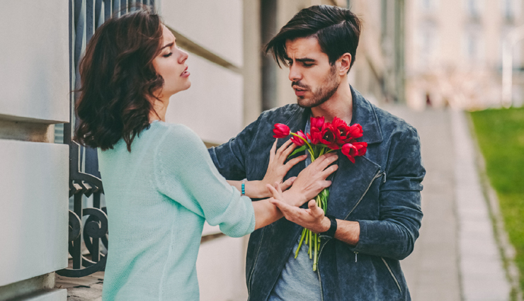 8 Apparent Signs Your Ex Has Moved On