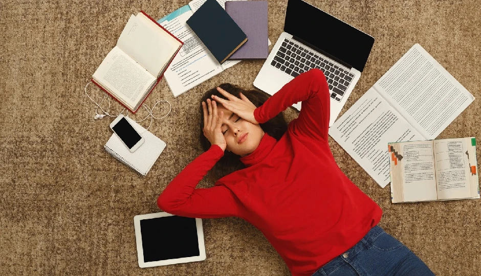 एग्ज़ाम स्ट्रेस को कहें अलविदा, अपनाएँ ये स्मार्ट स्टडी हैबिट्स और रहें फोकस्ड