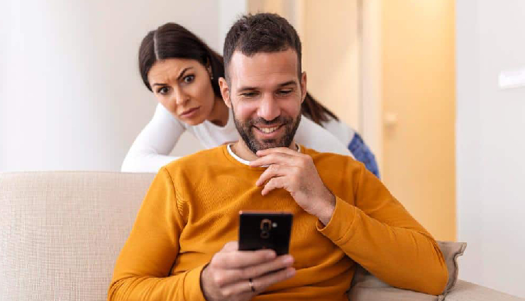 social media habits,ruining relationships,excessive sharing,constant phone checking,friend list issues,jealousy provocation,narcissistic tendencies,flirting opportunities,ex-partner presence,infidelity risks,tmi (too much information),misinterpretation,relationship dynamics,relationship satisfaction,emotional distress,personal growth,moving on,privacy concerns,digital updates,real-life interactions