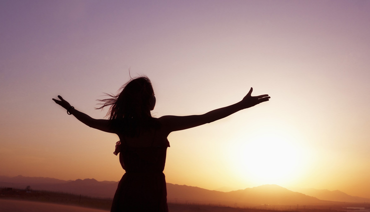 बारिश का लेना चाहते है भरपूर मज़ा तो शरीर में स्फूर्ति के लिए रोजाना करे ये 4 एक्सरसाइज