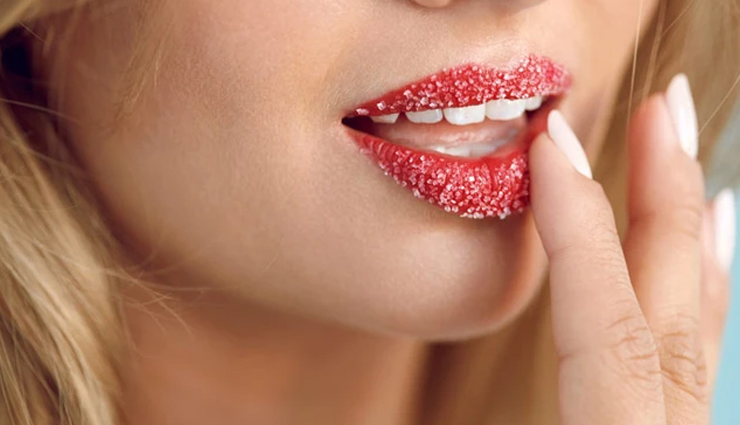 home remedies to lighten your dark lips,tips to lighten your dark lips,remedies to light your dark lips,naturally treating dark lips,beauty tips,beauty hacks