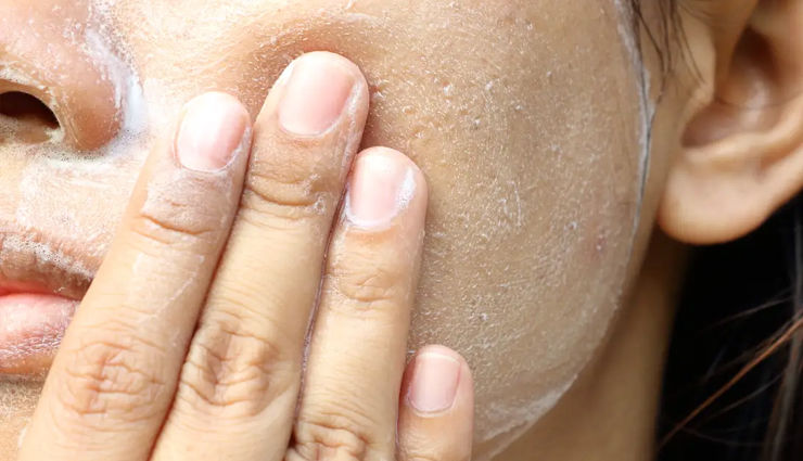 winter tips for skin,tips to get glowing skin in winters,winters beauty,dry skin in winter,skin healthy during winter season,take care of skin during winters,winters beauty,beauty,skin care in winter,beauty tips