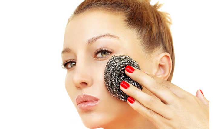 5 Amazing Benefits of Exfoliating Skin Everyday During Winters