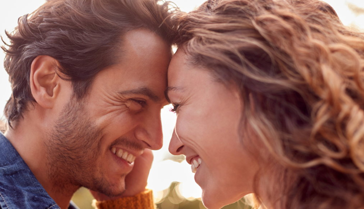 express love without words,ways to show love non-verbally,share love through actions,non-verbal expressions of love,showing affection without saying i love you,love gestures without words,meaningful ways to express love,demonstrating love through actions,actions speak louder than words in love,non-verbal love expressions,how to show love without speaking,silent ways to express love