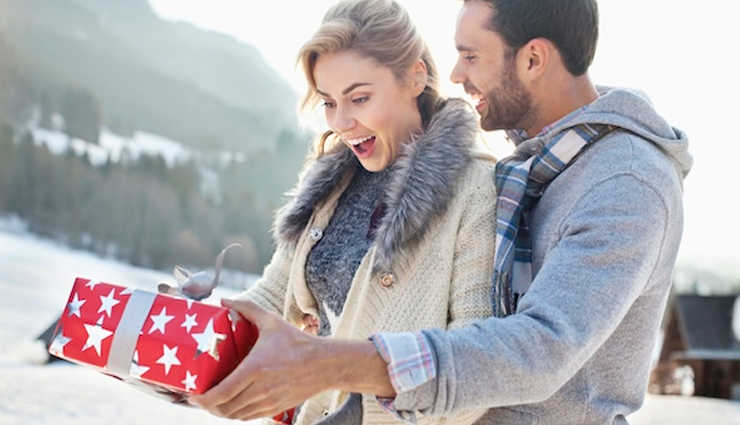 express love without words,ways to show love non-verbally,share love through actions,non-verbal expressions of love,showing affection without saying i love you,love gestures without words,meaningful ways to express love,demonstrating love through actions,actions speak louder than words in love,non-verbal love expressions,how to show love without speaking,silent ways to express love