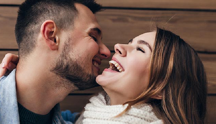 express your love,relationship tips,show love with words,romantic gestures,improve your relationship,love messages,thoughtful gifts,handmade love cards,romantic intimacy,support your partner,relationship communication,love notes,affectionate gestures,spontaneous love,love and commitment