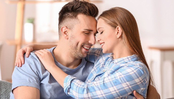 express love without words,nonverbal ways to show love,love gestures,actions speak louder than words,thoughtful love expressions,relationship tips,meaningful ways to connect,love languages,romantic gestures,appreciation without words