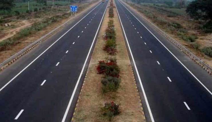 सुप्रीम कोर्ट के सख्त निर्देश, प्रधानमंत्री के पास नहीं है टाइम तो कर दें ईस्टर्न पेरिफेरल एक्सप्रेस-वे का उद्घाटन 