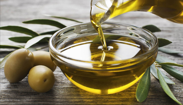 Olive Oil,olive oil benefits,olive oil benefits for skin,olive oil for beauty skin,skin care tips,skin care,beauty,beauty tips,olive oil and lemon juice,olive oil and honey,extra virgin olive oil,olive oil and turmeric,olive oil and castor oil