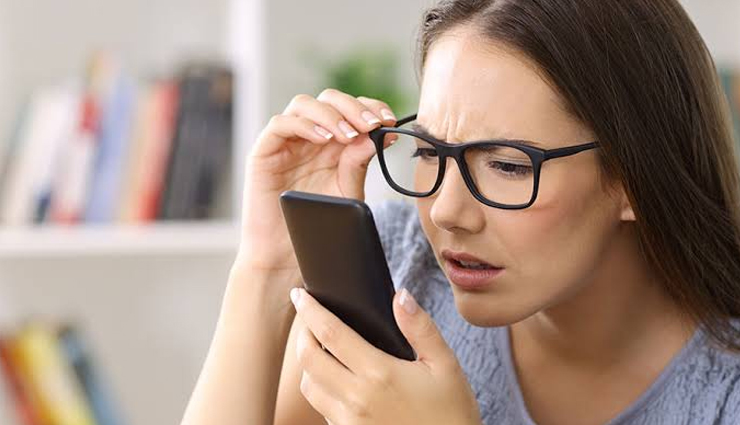 इन योगासन की मदद से आंखों की रोशनी होगी तेज, चश्में से मिल सकती है मुक्ति