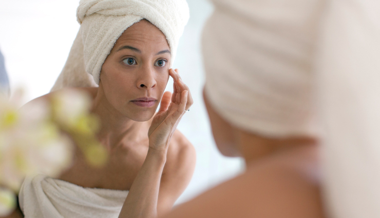 क्या आपकी आंखों के आसपास भी पड़ने लगी हैं झुर्रियां, ये गलतियां बन सकती हैं वजह 