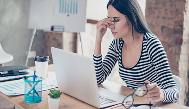 Tips To Take Care of Your Eyes While Using Laptop
