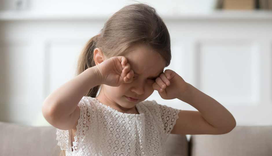 5 Common Things Parents Should Never Put in a Child's Eye