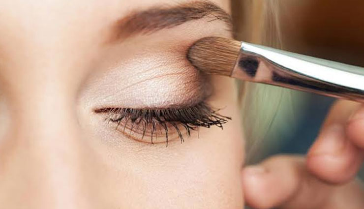 eye make tips,eye make tips for contact lens,contact lens,makeup tips,beauty tips,skin care tips