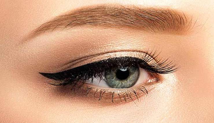 आई मेकअप हटाते समय बरतें सावधानी, ले इन 4 टिप्स की मदद beauty tips,eye makeup,take care of eyes,eye makeup tips