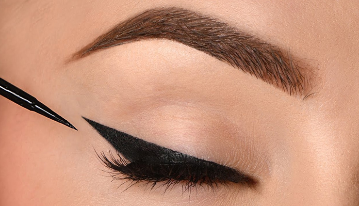 10 Tips for Beginners To Apply Eyeliner
