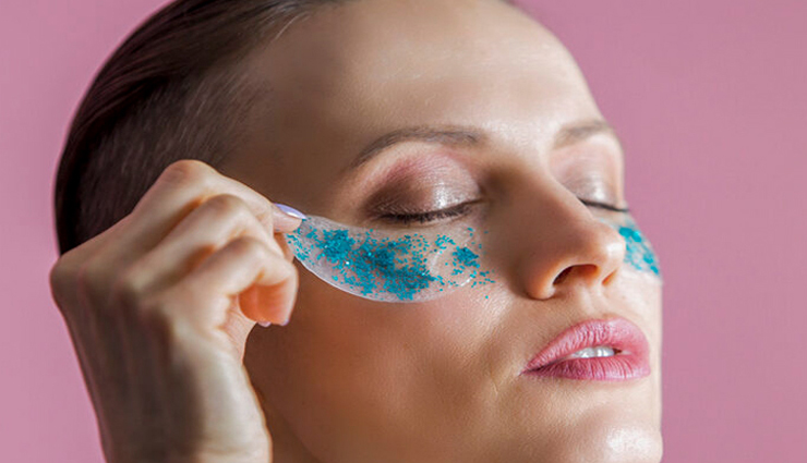 क्या आपकी आंखों के आसपास भी पड़ने लगी हैं झुर्रियां, ये गलतियां बन सकती हैं वजह have wrinkles started falling around your eyes too,these mistakes can be the reason,beauty tips,beauty hacks