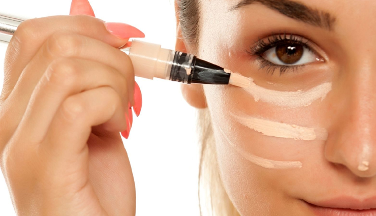 क्या आपकी आंखों के आसपास भी पड़ने लगी हैं झुर्रियां, ये गलतियां बन सकती हैं वजह have wrinkles started falling around your eyes too,these mistakes can be the reason,beauty tips,beauty hacks