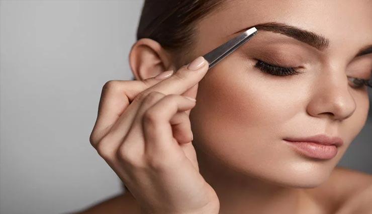 फेस के अनुसार बनवाएँ आईब्रोज, मिलेगा चहरे को बेहतरीन लुक