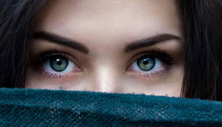 3 DIY Eyelash Growth Serum To Try at Home