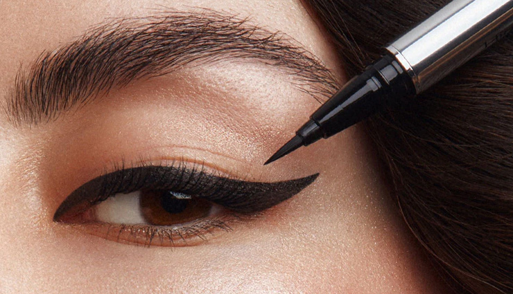 instant facelift with makeup,tips for a makeup facelift,makeup tricks for a lifted look,achieve youthful appearance with makeup,contouring for a facelift effect,blush draping technique,highlighter for lifting effect,eye makeup for instant lift,brow grooming for a lifted look,makeup tips for aging skin